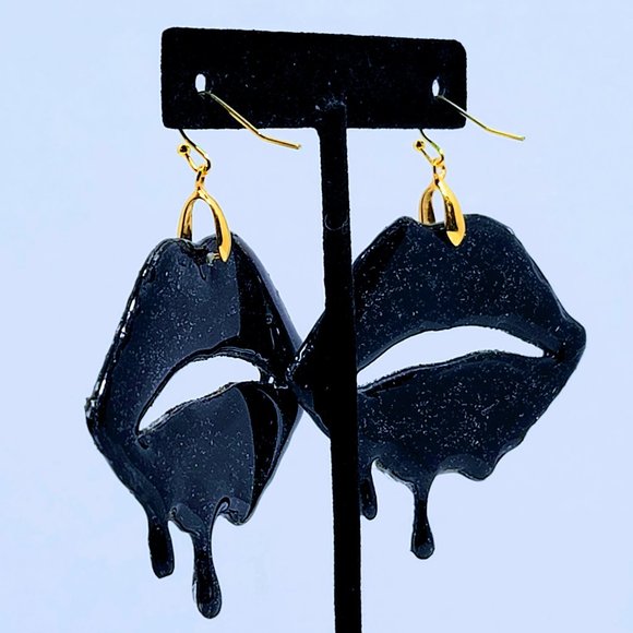 ⭐️SOLD⭐️🆕MBM "Black Gold" Drip Lip Earrings 3" - Picture 8 of 13